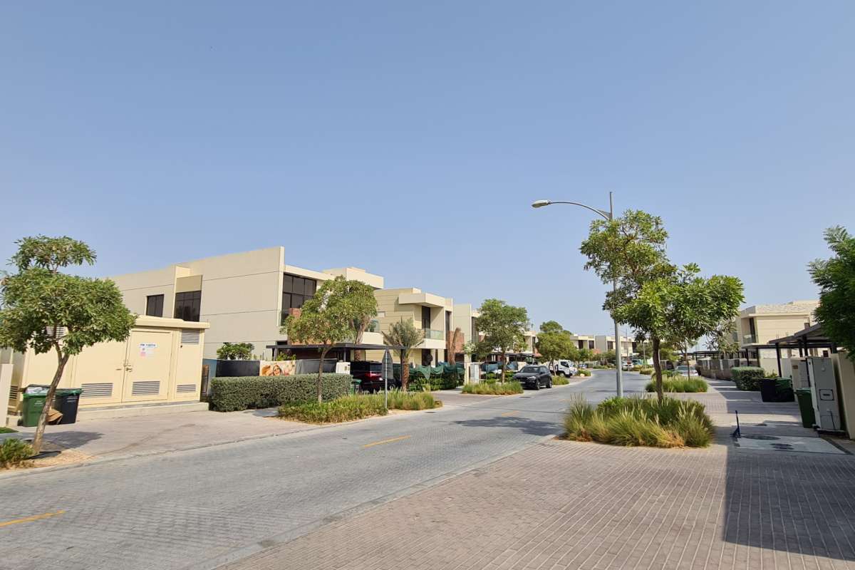 Long View - Park Villas - Damac Hills - Dubai  (2)